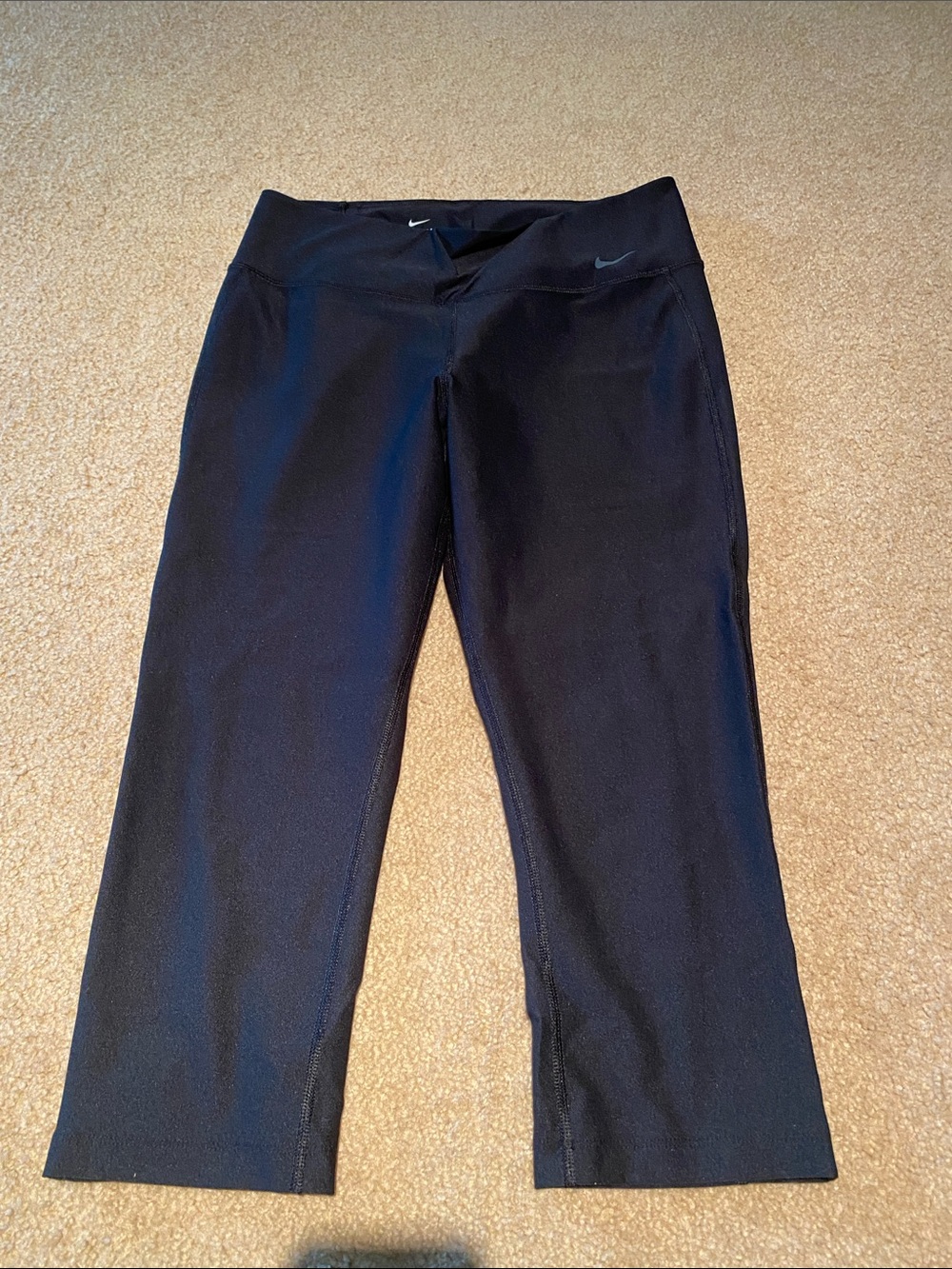 Women Nike Black Cropped Workout Leggings